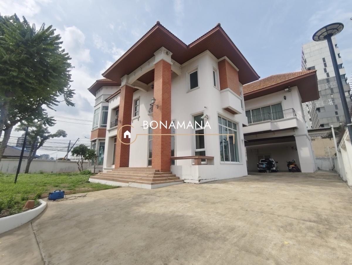 2-storey detached house for business, Praditmanootham - Maeng Jai 2-storey detached house for business, Praditmanootham - Maeng Jai