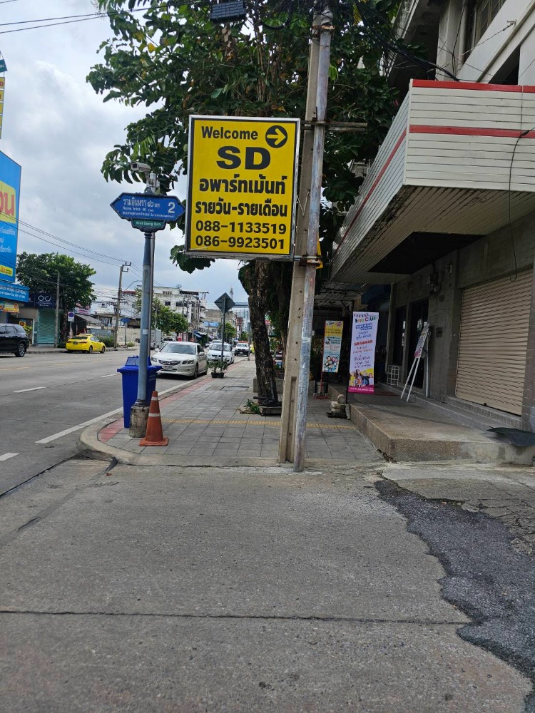 Space for rent, very good location, on the main road, next to Sai Aksorn School, for rent on the 1st floor, 2 units of a shophouse, commercial building, Soi Ram Intra 40, Nawamin. Space for rent, very good location, on the main road, next to Sai Aksorn School, for rent on the 1st floor, 2 units of a shophouse, commercial building, Soi Ram Intra 40, Nawamin.