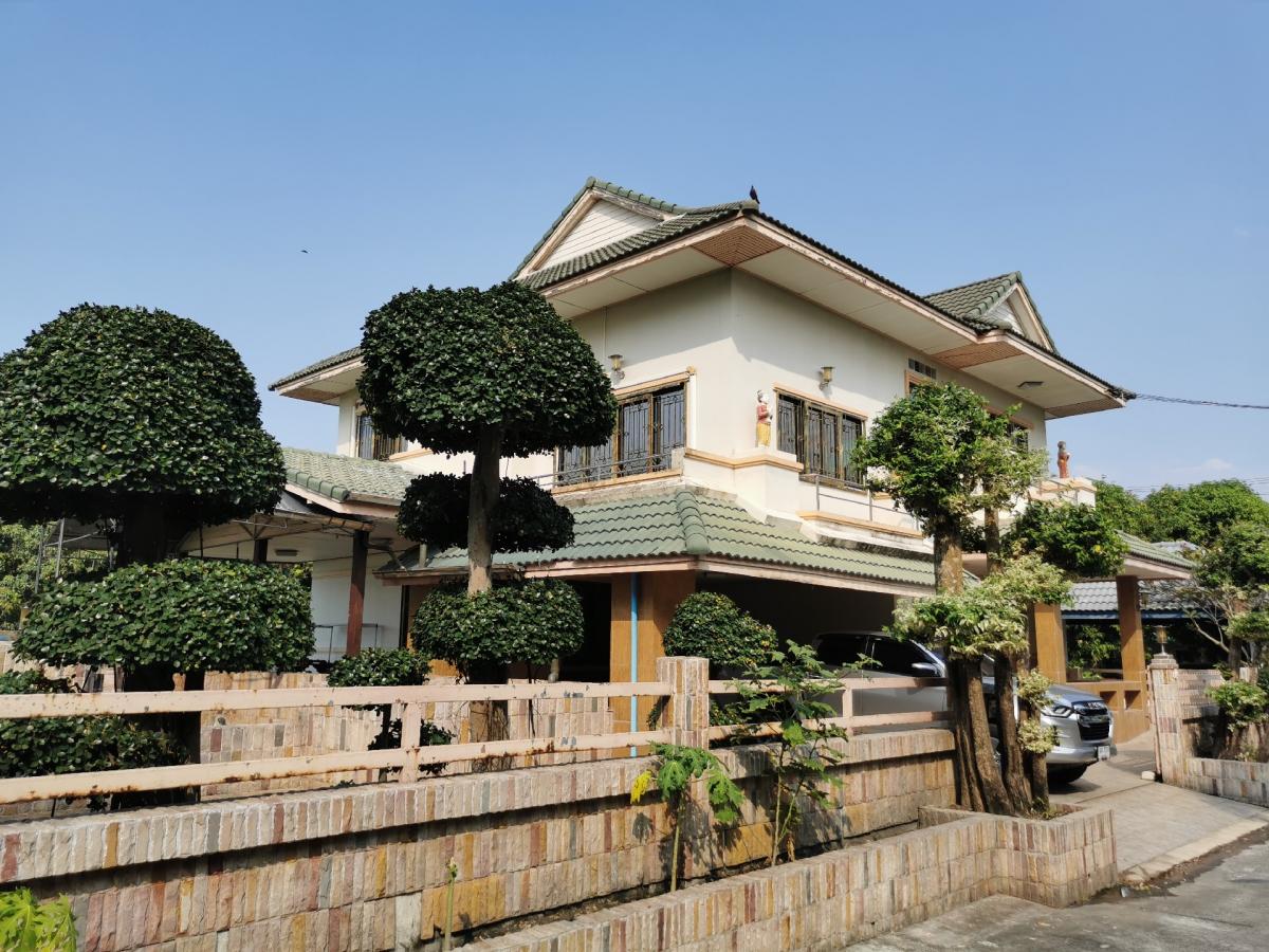Sriracha Tower 2 House for sale, 2 -story houses, built -in kitchens, large kitchens, Japanese carp ponds around Assumption, mountain views Sriracha Tower 2 House for sale, 2 -story houses, built -in kitchens, large kitchens, Japanese carp ponds around Assumption, mountain views