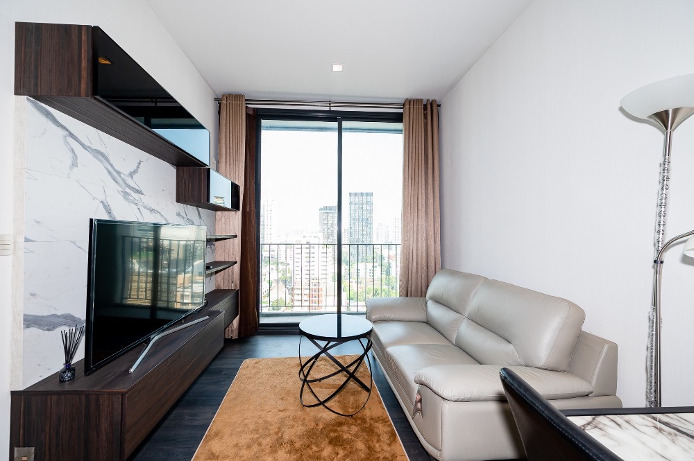 Edge Sukhumvit 23 for Rent 45,000 Baht