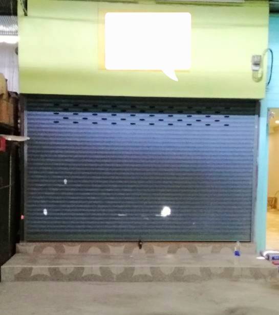 For sale: 2-storey shophouse on Sunthonkosa Road near Penang Market, Khlong Toei. Suitable for trading and storing goods.