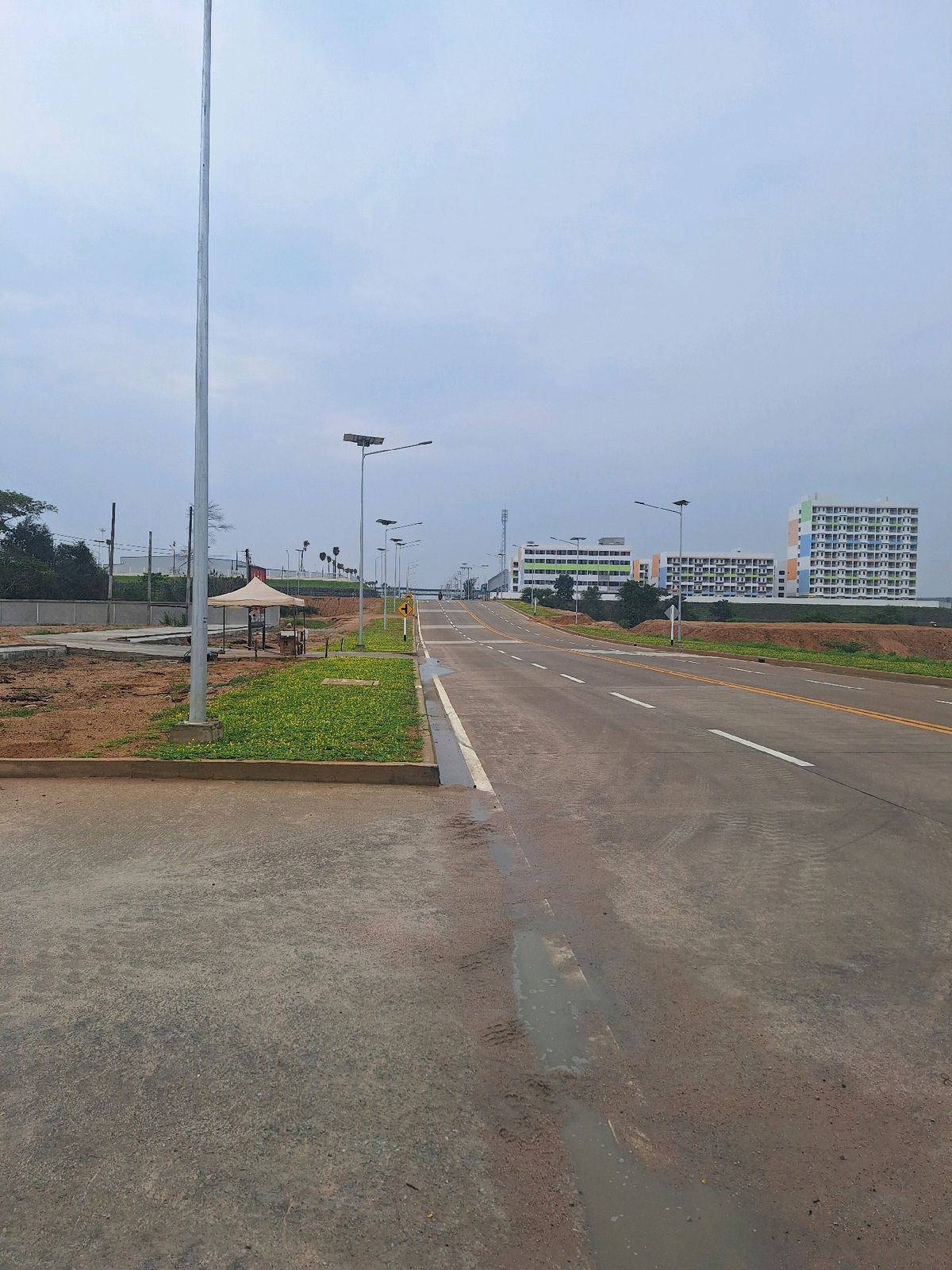 Food selling area, starting at 150 square meters, next to the community, BYD factory, Rayong, Nikhom Phatthana, there are 1-2,000 consumers, the target customers are Chinese people, suitable for selling food to serve the Chinese market, good price, rent f