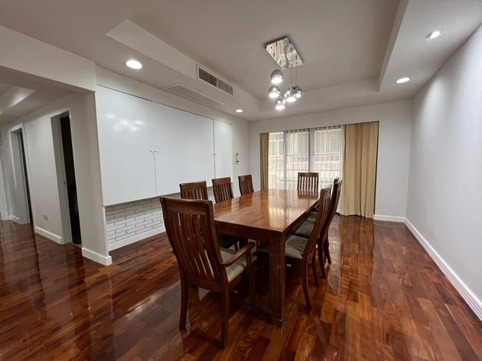 Cosmo Villa Sukhumvit 12 for rent 3 bedrooms 3 bathrooms  250 Sqm 65,000 per month