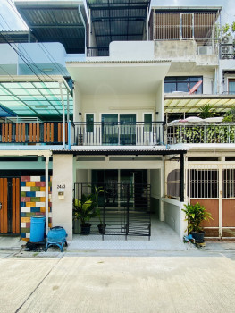 ทาวน์เฮาส์ 3 ชั้น 17 ตรว สุขุมวิท 65 รีโนเวทใหม่ ตกแต่งสวย ใกล้ BTS ทาวน์เฮาส์ 3 ชั้น 17 ตรว สุขุมวิท 65 รีโนเวทใหม่ ตกแต่งสวย ใกล้ BTS