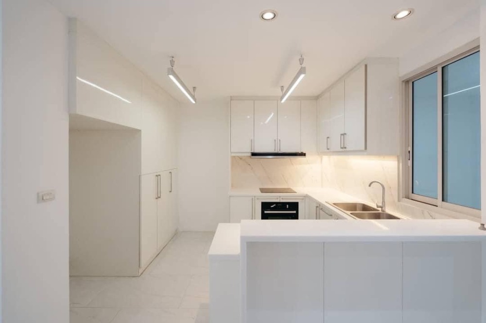 ♦ Prime Location ♦ 3 ชั้น 48.00 ตร.ว. 450.00 ตร.ม. | 4 ห้องนอน 2 ที่จอดรถ | ใกล้ โรงเรียนนานาชาติ NIST 1 นาที, BTS อโศก 5 นาที