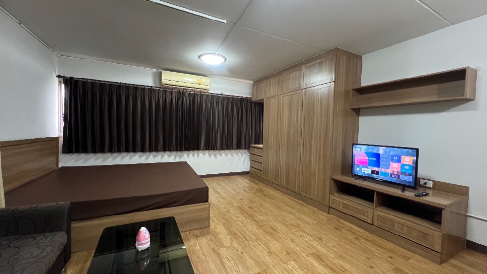 Condo Popular Muang Thong T1, 11th floor, for rent 3,800 baht (outside view + fully furnished), excluding common area fees Condo Popular Muang Thong T1, 11th floor, for rent 3,800 baht (outside view + fully furnished), excluding common area fees