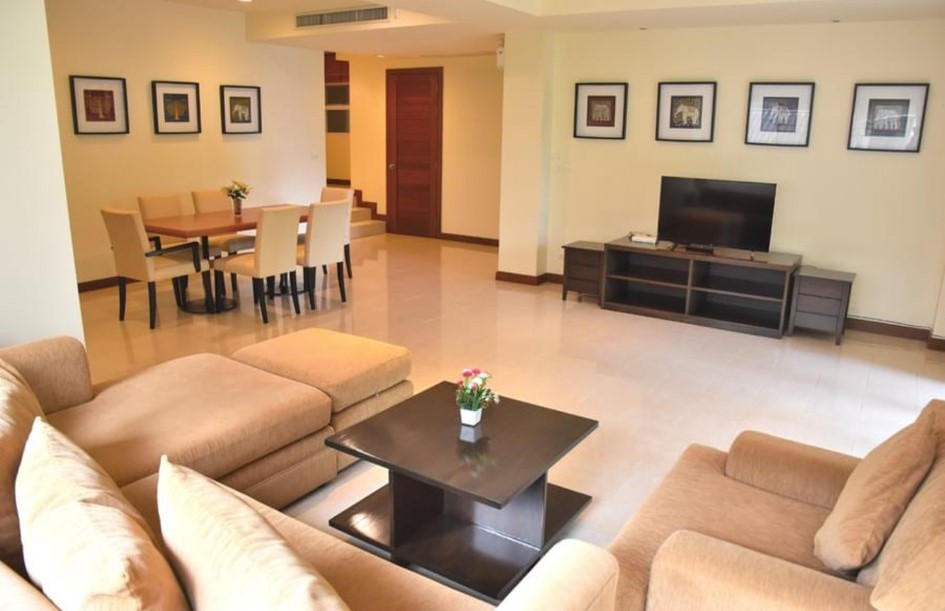 ● Pet friendly ● ชั้น 0++ 193.00 ตร.ม. | 3 ห้องนอน ตกแต่งครบ | ใกล้ BRT สาทร 2 นาที, โรงพยาบาลบีเอ็นเอช 4 นาที, BTS ช่องนนทรี 6 นาที – รูปที่ 2