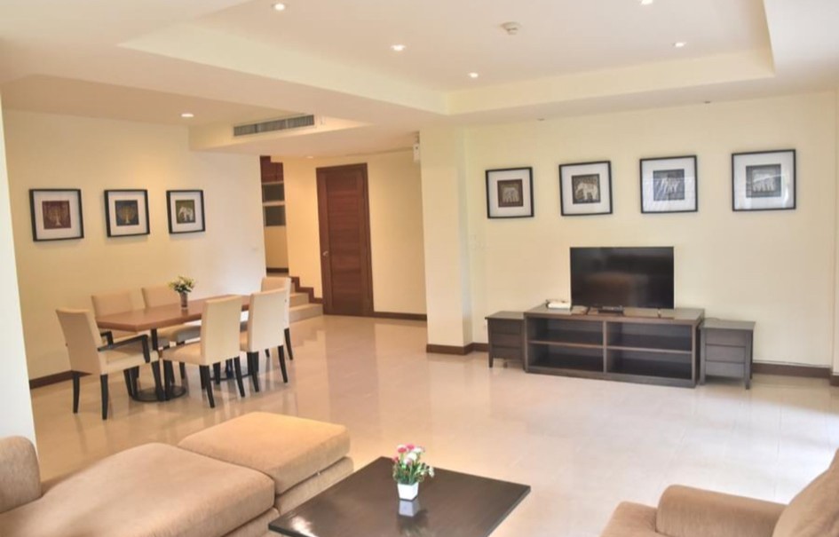 ● Pet friendly ● ชั้น 0++ 193.00 ตร.ม. | 3 ห้องนอน ตกแต่งครบ | ใกล้ BRT สาทร 2 นาที, โรงพยาบาลบีเอ็นเอช 4 นาที, BTS ช่องนนทรี 6 นาที – รูปที่ 3