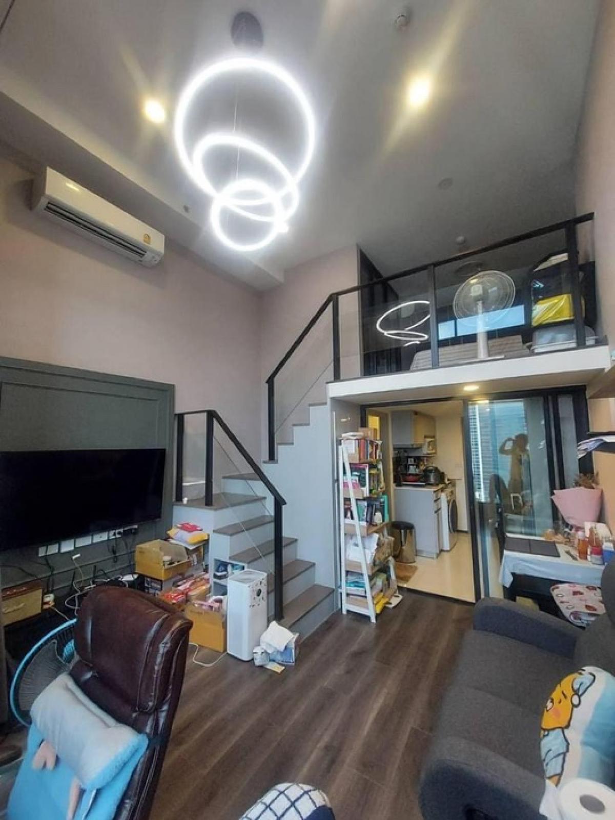 📢👇 Affordable and worth price for living or investing as KnightsBridge Space Ratchayothin located very close to BTS, near numerous shopping mall , restaurants , schools.