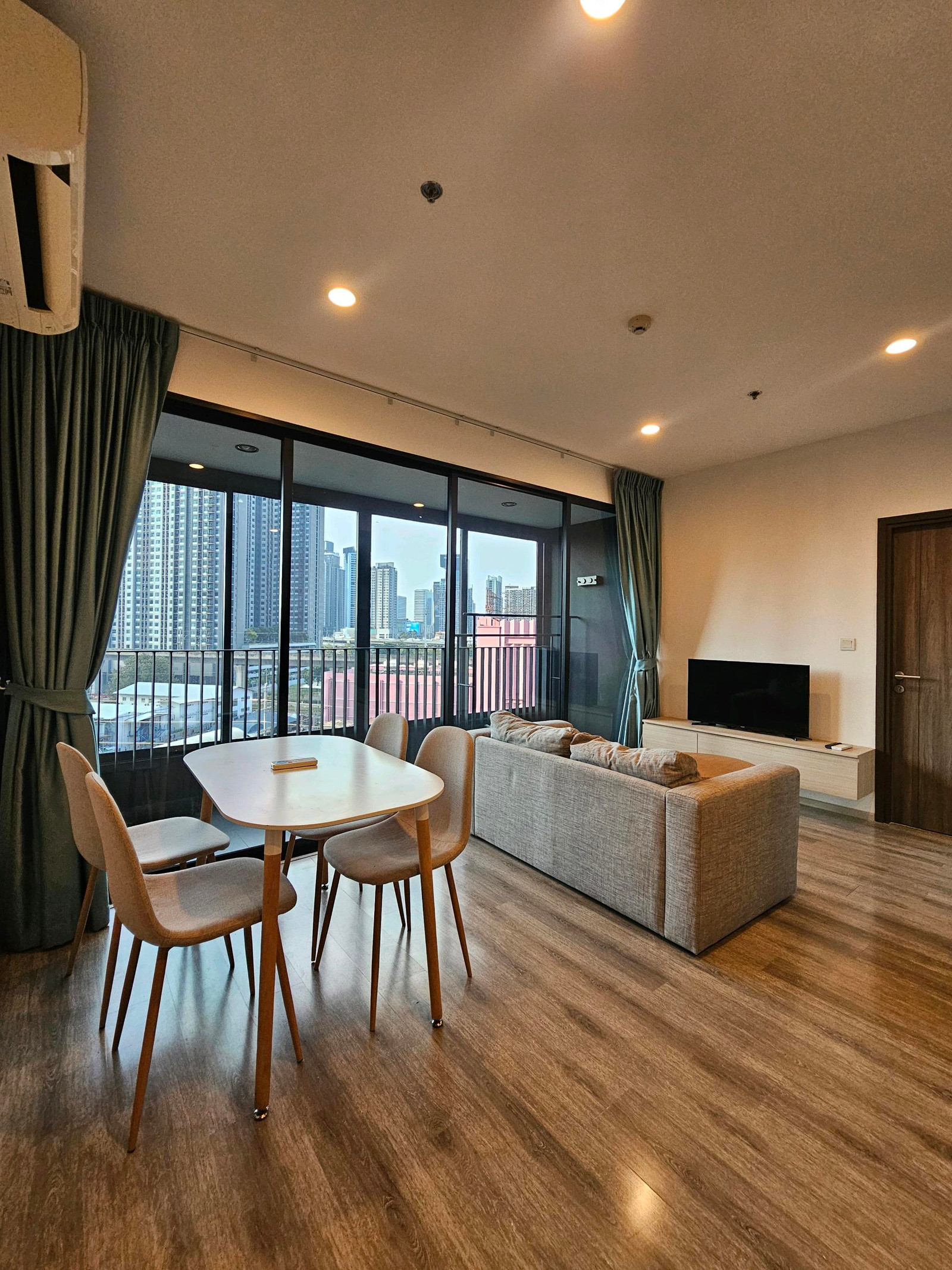 🔥ให้เช่า Ideo mobi asoke 2 ห้องนอน วิวเมือง