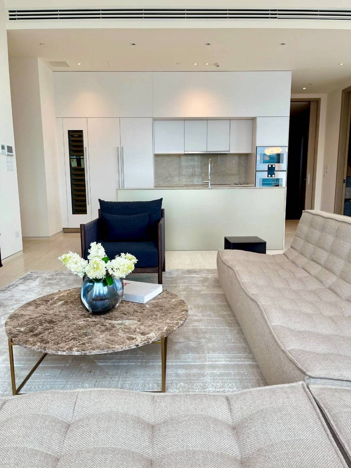 ❖ Rare Unit ❖ 168.00 ตร.ม. ตกแต่งครบ | 2 ห้องนอน 3 ห้องน้ำ | ใกล้ Mercury Tower 110 ม., โรงเรียนมาแตร์เดอี 110 ม., Central ชิดลม 220 ม., BTS สถานีชิดลม 250 ม. – รูปที่ 4