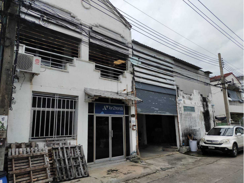 ขายทาวน์เฮาส์ หมู่บ้านเพนโก้วิลล์ ถนนศรีนครินทร์ 192 ตร.ม. ขายทาวน์เฮาส์ หมู่บ้านเพนโก้วิลล์ ถนนศรีนครินทร์ 192 ตร.ม.