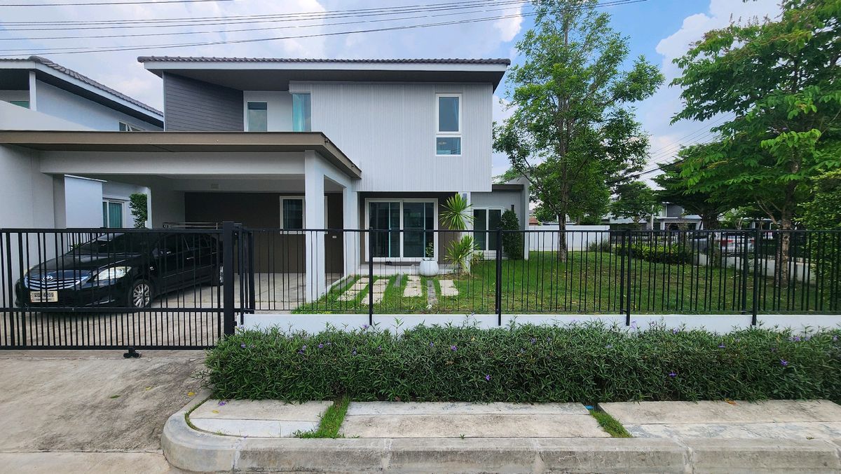Single house for rent, 3 bedrooms, Chaiyaphruek Village, Ram Intra-Chatuchak Expressway, corner house, nice to live in, can park two cars, large garden, view of the central garden Single house for rent, 3 bedrooms, Chaiyaphruek Village, Ram Intra-Chatuchak Expressway, corner house, nice to live in, can park two cars, large garden, view of the central garden
