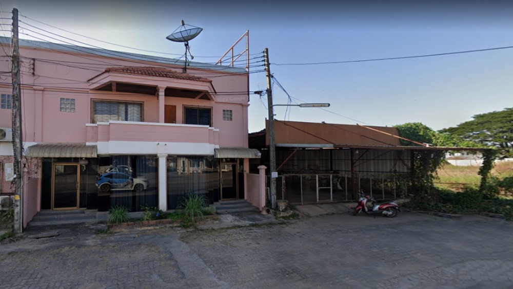 Commercial building for sale, 3.5 units, corner room with land on the side and back, with parking, near the airport, near the future high-speed train – รูปที่ 2