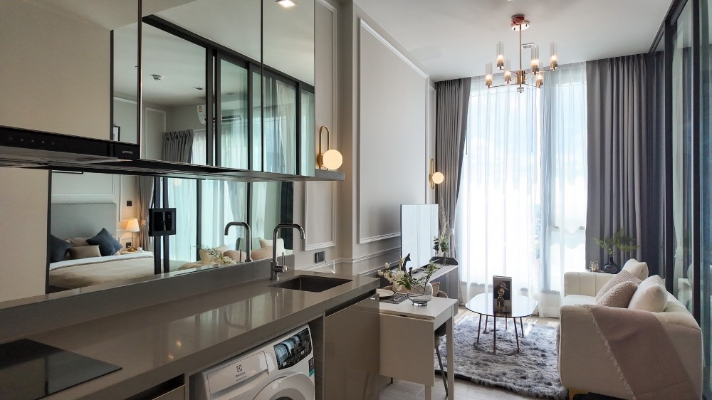 High floor, fully furnished, ready to move in