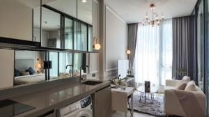 High floor, fully furnished, ready to move in