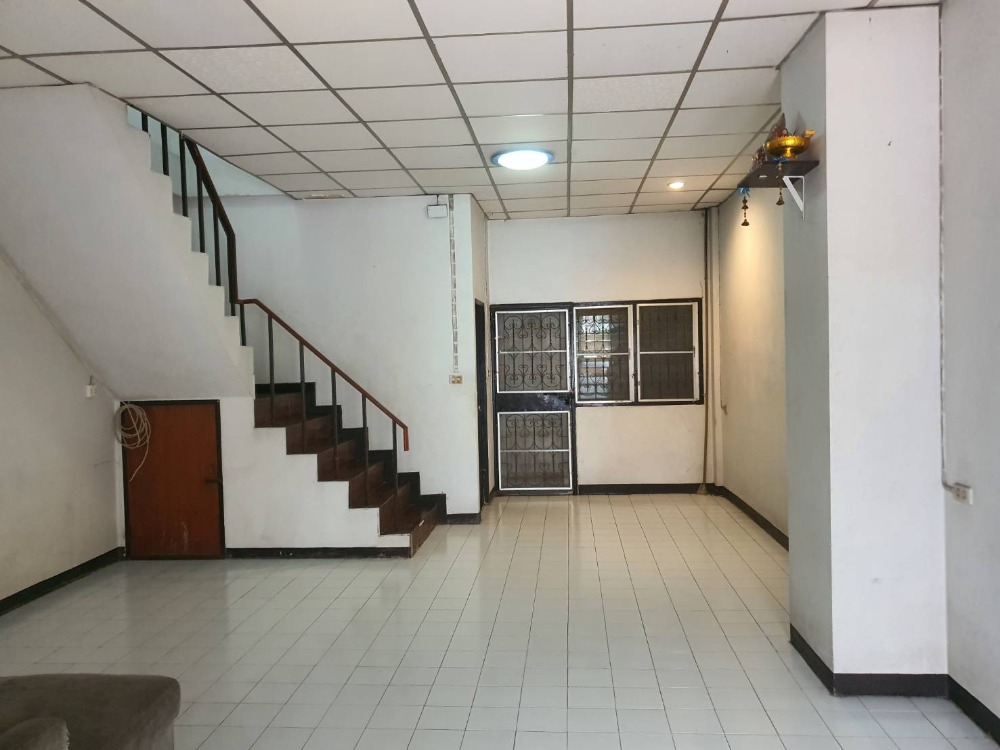 Selling cheap! 2 -storey townhouse, Petchrat Lam Luk Ka Village Project, is the most private, 2 bedrooms, 2 bathrooms, 17.4 sq.w., this price is the cheapest in this area. – รูปที่ 2