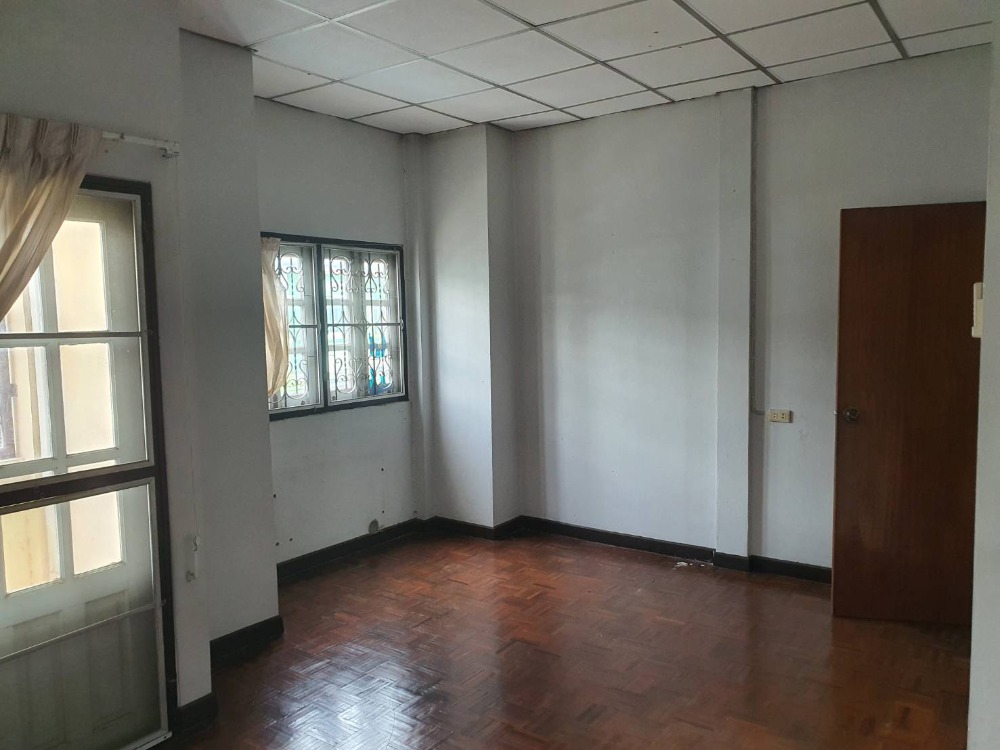 Selling cheap! 2 -storey townhouse, Petchrat Lam Luk Ka Village Project, is the most private, 2 bedrooms, 2 bathrooms, 17.4 sq.w., this price is the cheapest in this area. – รูปที่ 3