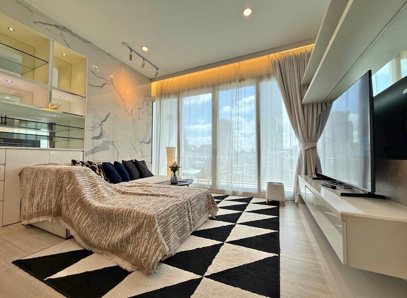 ให้เช่าคอนโด Luxury หนึ่งห้องนอน ขนาด 75 ตรม. ที่โครงการ 185 ราชดำริ ให้เช่าคอนโด Luxury หนึ่งห้องนอน ขนาด 75 ตรม. ที่โครงการ 185 ราชดำริ
