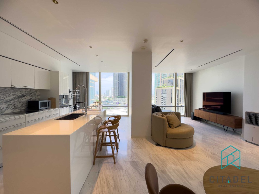 Four Seasons - Low Floor 1 Bed Condo for Rent!