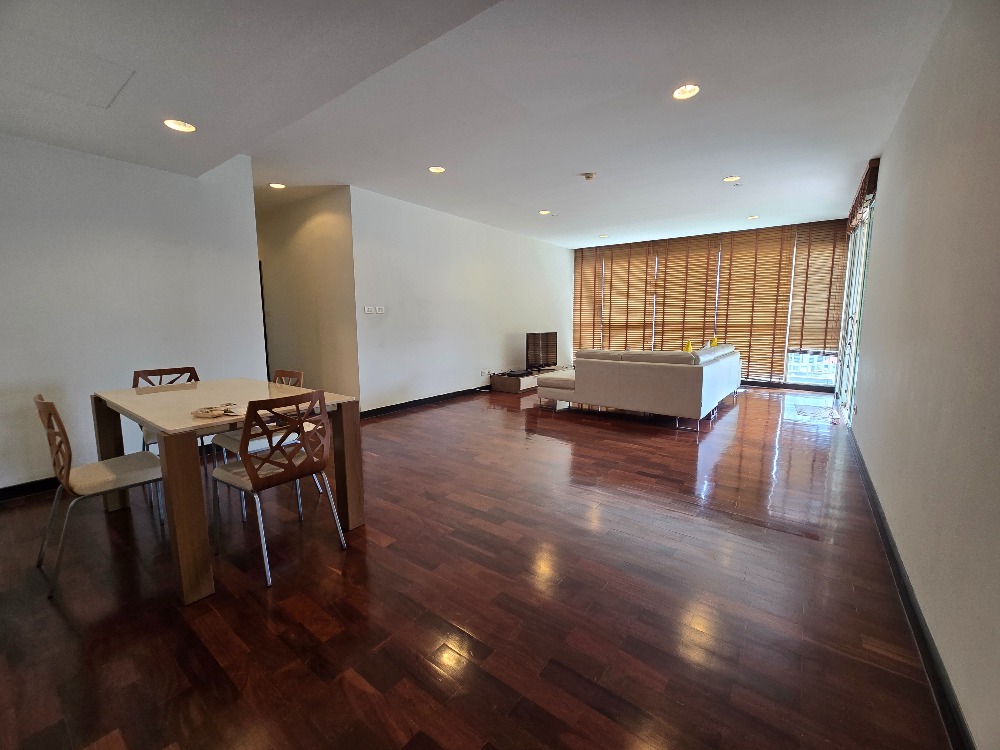 For sale Wilshire Sukhumvit 22, size 140.39 sq m, 2 bedrooms, 2 bathrooms, 15th floor, ready to move in, 18 million baht For sale Wilshire Sukhumvit 22, size 140.39 sq m, 2 bedrooms, 2 bathrooms, 15th floor, ready to move in, 18 million baht