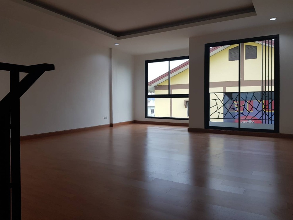 ทาวน์โฮม 4 ชั้น 2 คูหา ตีทะลุเชื่อม บางกระดี่ 21 บ้านเปล่า 31 ตารางวา – รูปที่ 2