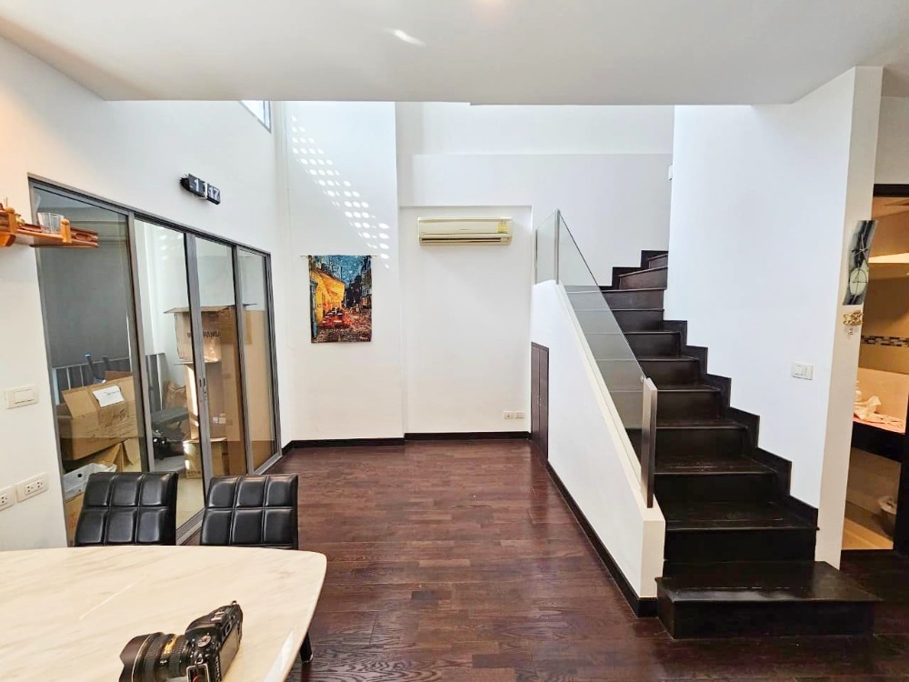 Condo for sale IDEO Q Phaya Thai, 9th floor, Duplex 61 sqm., 2 bedrooms, 2 bathrooms. Condo for sale IDEO Q Phaya Thai, 9th floor, Duplex 61 sqm., 2 bedrooms, 2 bathrooms.