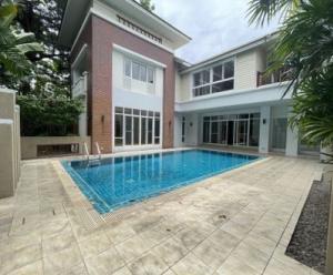 Single house with pool and garden in Thonglor for rent ( unfurnished)
