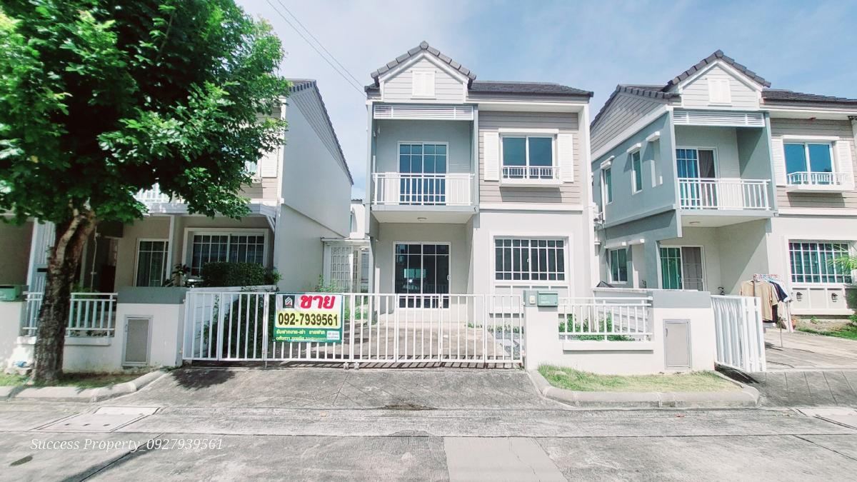 ขายด่วนบ้านแฝดสไตล์บ้านเดี่ยว ม.วิลเลจบางนา วงแหวน3 แบบ 3 นอน 2 น้ำ 150 ตรม. ขาย 2.8 ล้านบาท ขายด่วนบ้านแฝดสไตล์บ้านเดี่ยว ม.วิลเลจบางนา วงแหวน3 แบบ 3 นอน 2 น้ำ 150 ตรม. ขาย 2.8 ล้านบาท