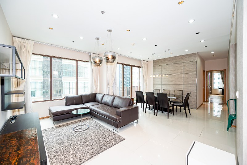 รวมค่าโอน ขายด่วน! The Emporio Place 💎 คอนโด 2 ห้องนอน ทำเลสุขุมวิท 24 0642748883