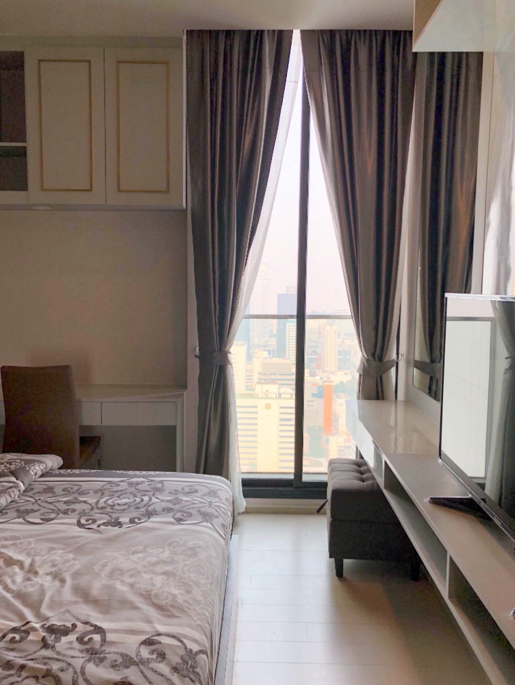 ♦ High floor ♦ B Tower, 35+ Floor, Type B01 | 75.45 sq.m. 2 beds | Condo skywalk connect to BTS ploenchit and Central Embassy – รูปที่ 2