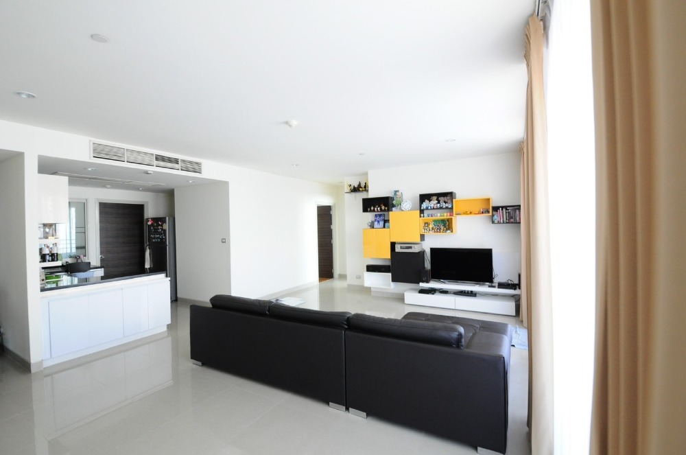 145sqm Beautiful Spacious 3 bedrooms Condo for sale at Watermark