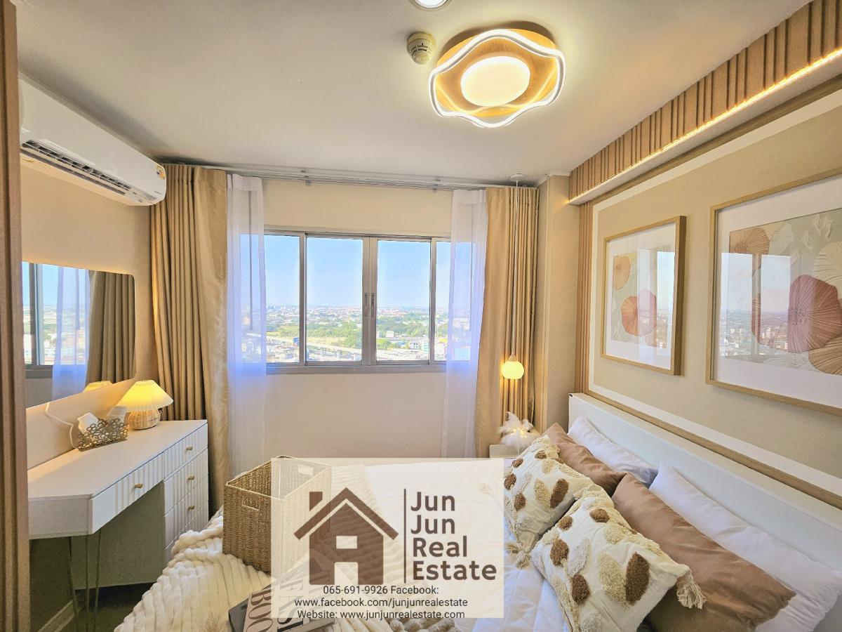 Urgent sale, minimalist, pleasing, newly renovated room, open view!! Lumpini Condo Town Ramintra-Nawamin