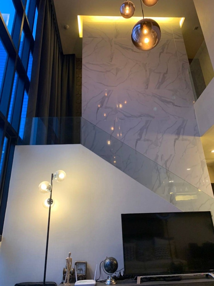 ❖ Rare unit ❖ Duplex ชั้น 20+ 136.00 ตร.ม. | 3 ห้องนอน ตกแต่งครบ | ใกล้ Esplanade 1 นาที, เซ็นทรัลพระราม 9 1 นาที, โรงพยาบาลปิยะเวช 10 นาที – รูปที่ 3
