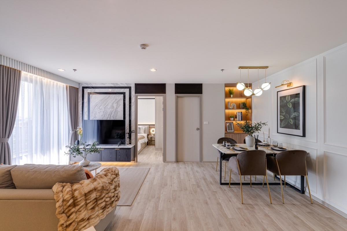 Big room, good price, starting at 110,000 baht per square meter on Sukhumvit Road. Interested, contact tel/line: 0646428664 Patch