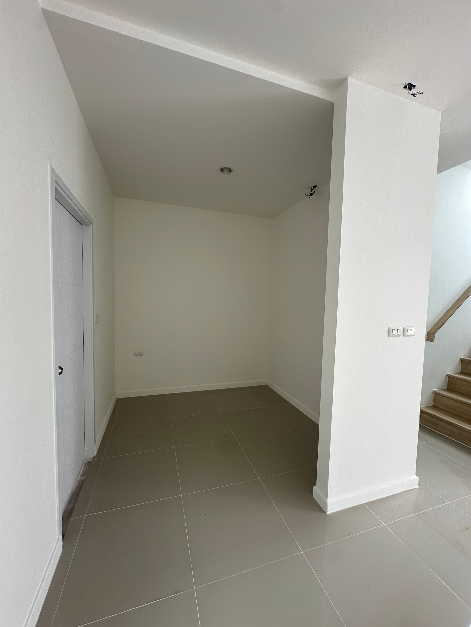 Renovate - บ้านทาวน์เฮ้าส์หลังมุมฟิวบ้านแฝด หมู่บ้านซิตี้เซนส์ พระราม2 - ท่าข้าม – รูปที่ 3