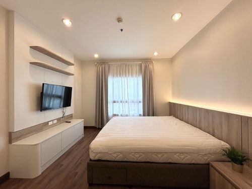 For rent Q House Sathorn 2 bedrooms closed to BTS Krungthonburi