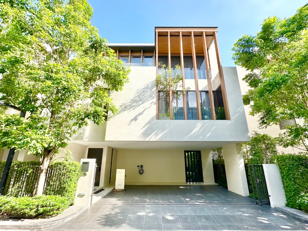 Park Heritage Phatthanakan 20🏡3-storey detached house, size 471 sq m., 62 sq wa., starting at 56 MB. Contact to make an appointment to view Tel.0922635410 (Earth)