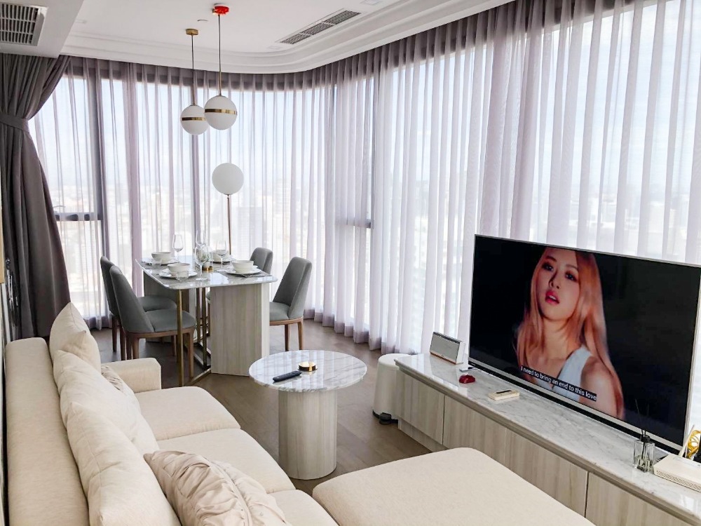 ♦ Good Deal ♦ ชั้น 40+ 64.5 ตร.ม. | 2 ห้องนอน 2 ห้องน้ำ | ตกแต่ง Super Luxury วิว 270 องศา | คอนโด ใกล้ MRT สุขุมวิท 61 ม., BTS อโศก 400 ม., เทอร์มินอล 21 450 ม. – รูปที่ 3