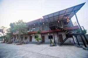 ❗  Sale lower than Market Price ❗ Hotel at center of Amphoe Mae Rim, Chiang Mai for Sale, 10 building