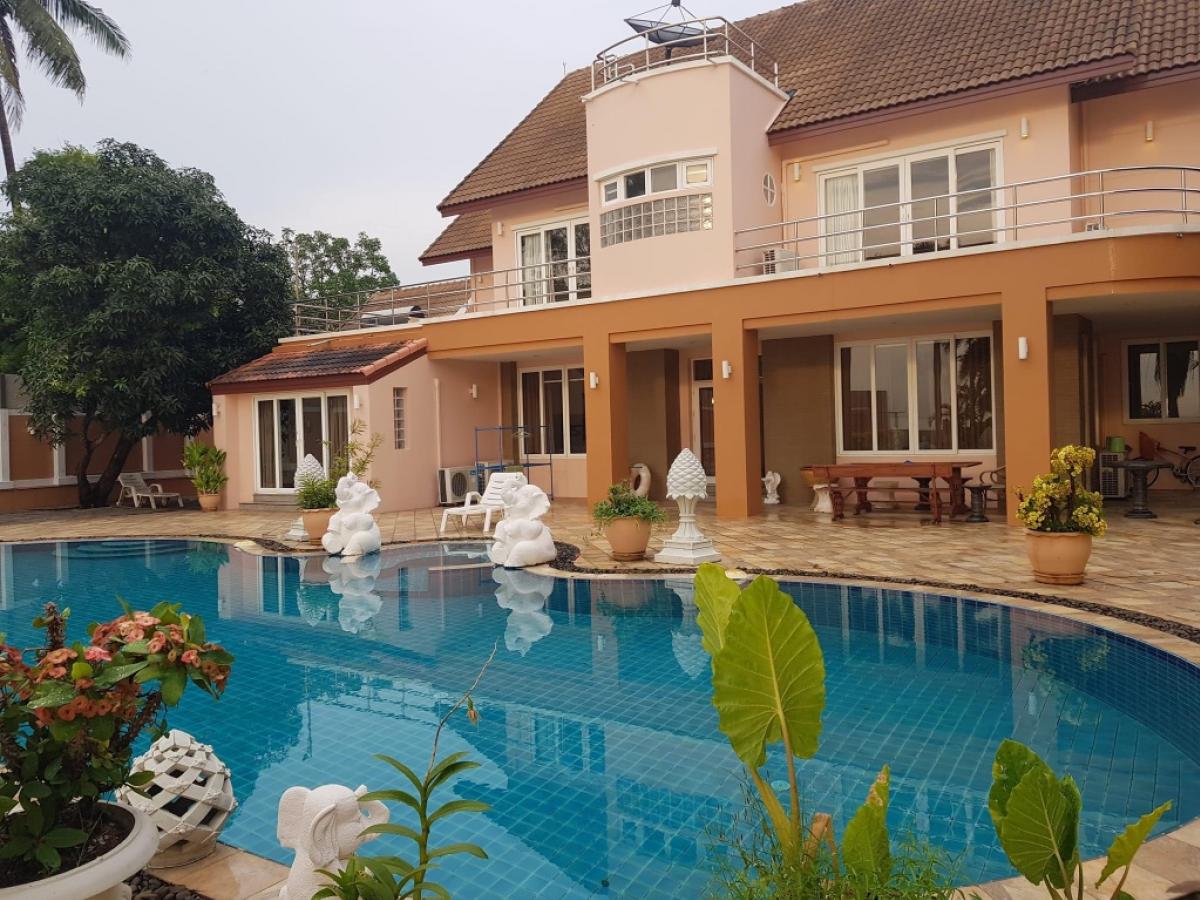 2-story detached house for sale next to the sea, Pattaya 2-story detached house for sale next to the sea, Pattaya