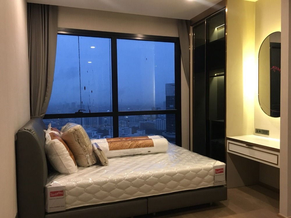 Urgently Sale! Ashton Chula-Silom Studio (Best Unit Ever!) Urgently Sale! Ashton Chula-Silom Studio (Best Unit Ever!)