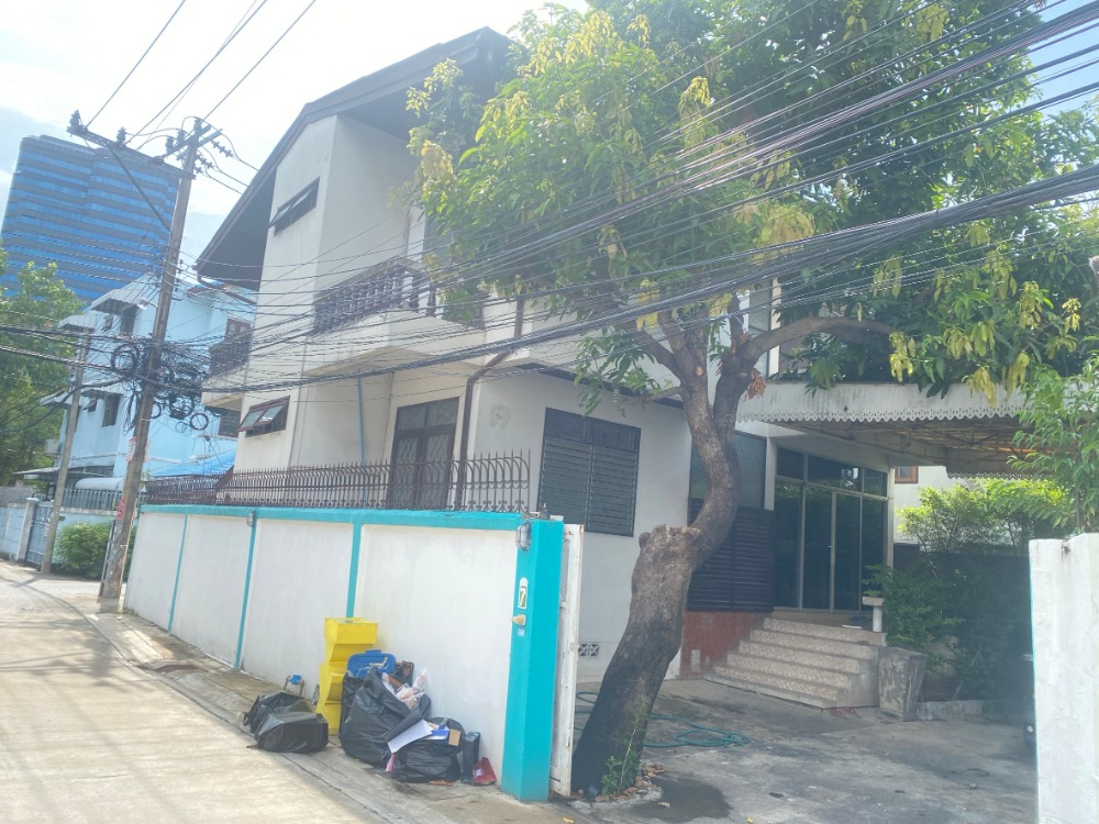 ให้เช่าบ้านเดี่ยว ถนนลาดพร้าว34 แอร์เฟอร์นิเจอร์บางส่วน มี3นอน3น้ำ1ห้องทำงาน ราคาเดือนละ30,000บาท ให้เช่าบ้านเดี่ยว ถนนลาดพร้าว34 แอร์เฟอร์นิเจอร์บางส่วน มี3นอน3น้ำ1ห้องทำงาน ราคาเดือนละ30,000บาท