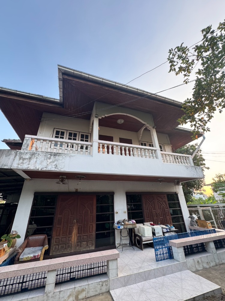 WOW !! ใครมองหาพื้นที่ rejuvenate นี่ไง บ้านเดี่ยวพื้นที่ 85 ตารางวา ติดรถไฟฟ้าสายสีเหลือง House 2-story detached house close to shopping on Square, Paradise Park, Centarl, Mega Bangna and all Avenue, Suanluang Park , Close to MRT yellow line. WOW !! ใครมองหาพื้นที่ rejuvenate นี่ไง บ้านเดี่ยวพื้นที่ 85 ตารางวา ติดรถไฟฟ้าสายสีเหลือง House 2-story detached house close to shopping on Square, Paradise Park, Centarl, Mega Bangna and all Avenue, Suanluang Park , Close to MRT yellow line.