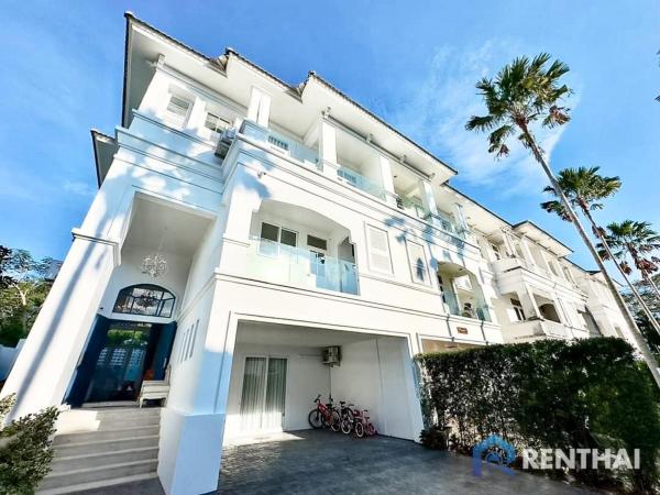 บ้านหรูที่ตกแต่งครบครัน 5 ห้องนอนที่พัทยา เดินเพียง 2 นาทีถึงชายหาด