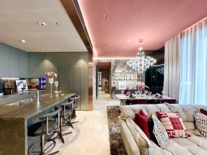 ✨Hyde Heritage Thonglor✨(3 bedrooms, 3 bathrooms, 135 sq m.) only 52.5 MB!! Tel.0922635410 (Earth)