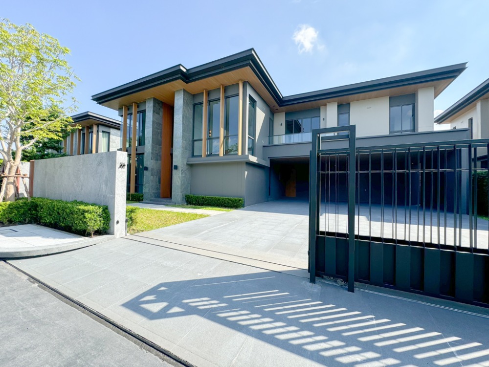 ❖ RESIDENCE II ❖ Mansion 2 storey, 5 bedrooms, 6 Bathrooms | 185.30 sq.w. 682.00 sq.m. | near Thanya Park 10 mins, HomePro Rama IX 12 mins, Ekamai International School 15 mins