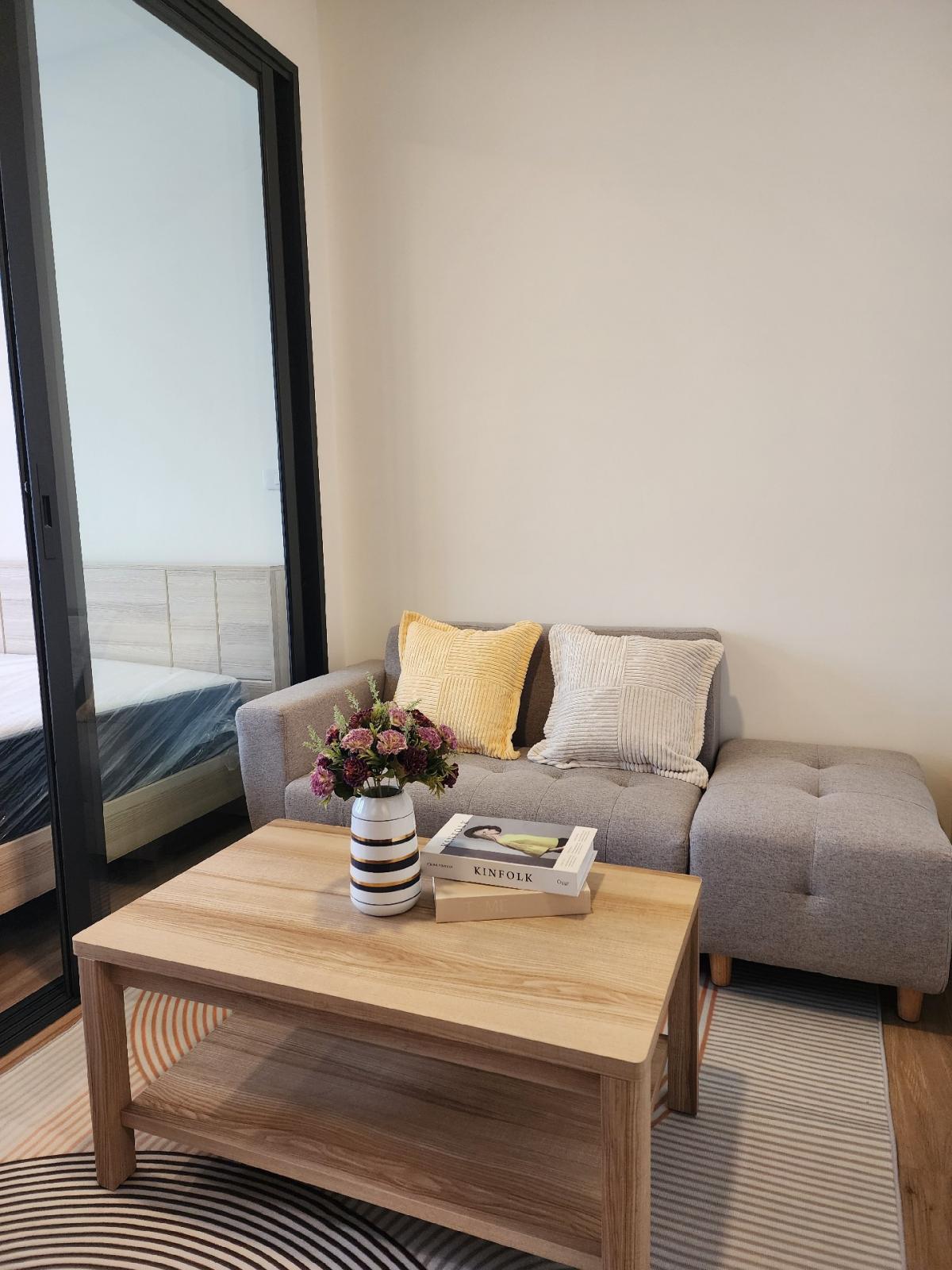 ห้องใหม่ ส่วนกลางจัดเต็ม ใกล้รถไฟฟ้า ห้องวิวสระ พร้อมเข้าอยู่ – รูปที่ 2