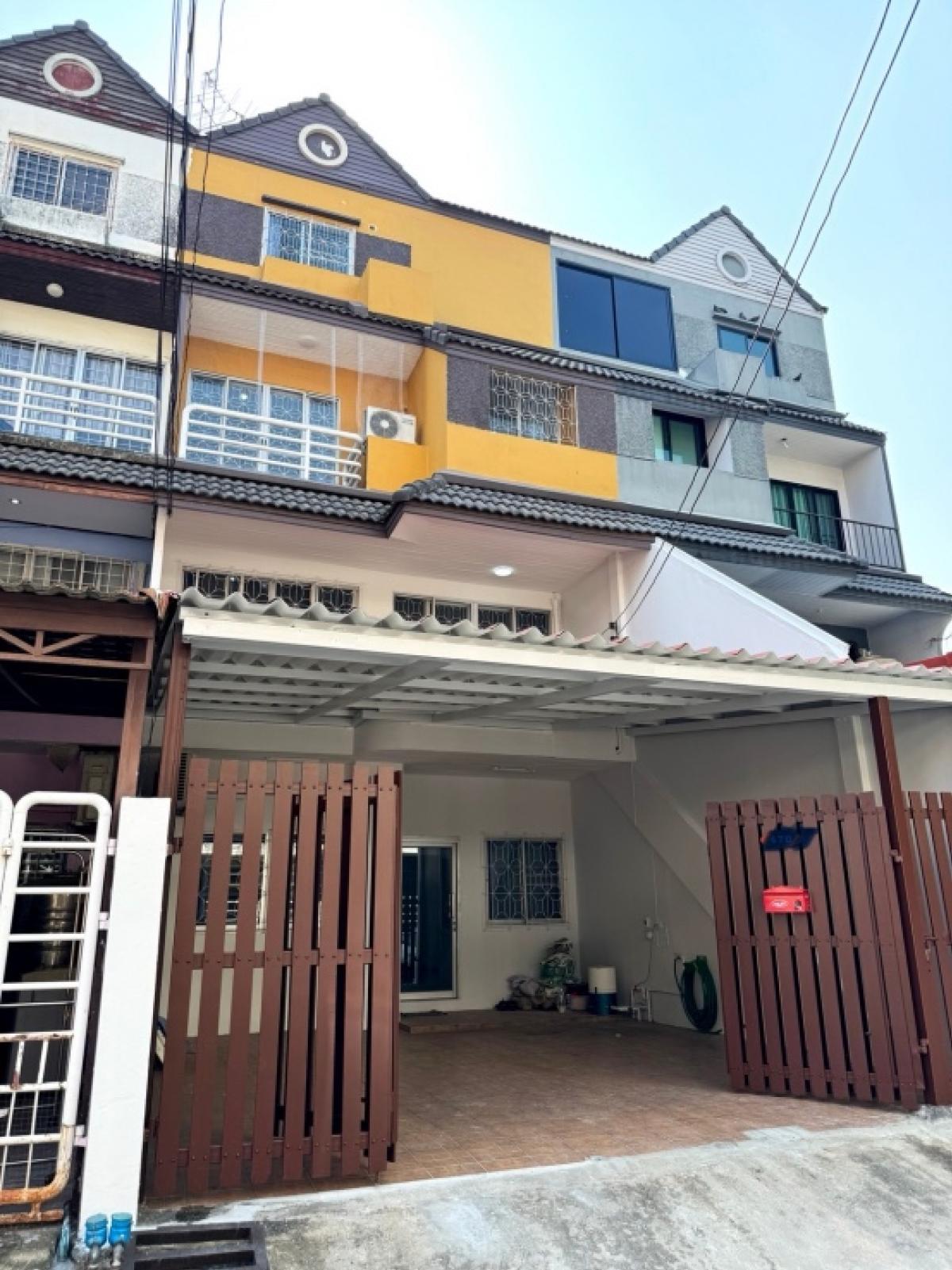 📢👇 Townhouse 4 ชั้น หมู่บ้านวราธรวิลล์ พัฒนาการ 44 ห่างจาก ทองหล่อ เพียง 3 กม. ใกล้ The nine, Maxvalue, HomePro 📢👇 Townhouse 4 ชั้น หมู่บ้านวราธรวิลล์ พัฒนาการ 44 ห่างจาก ทองหล่อ เพียง 3 กม. ใกล้ The nine, Maxvalue, HomePro