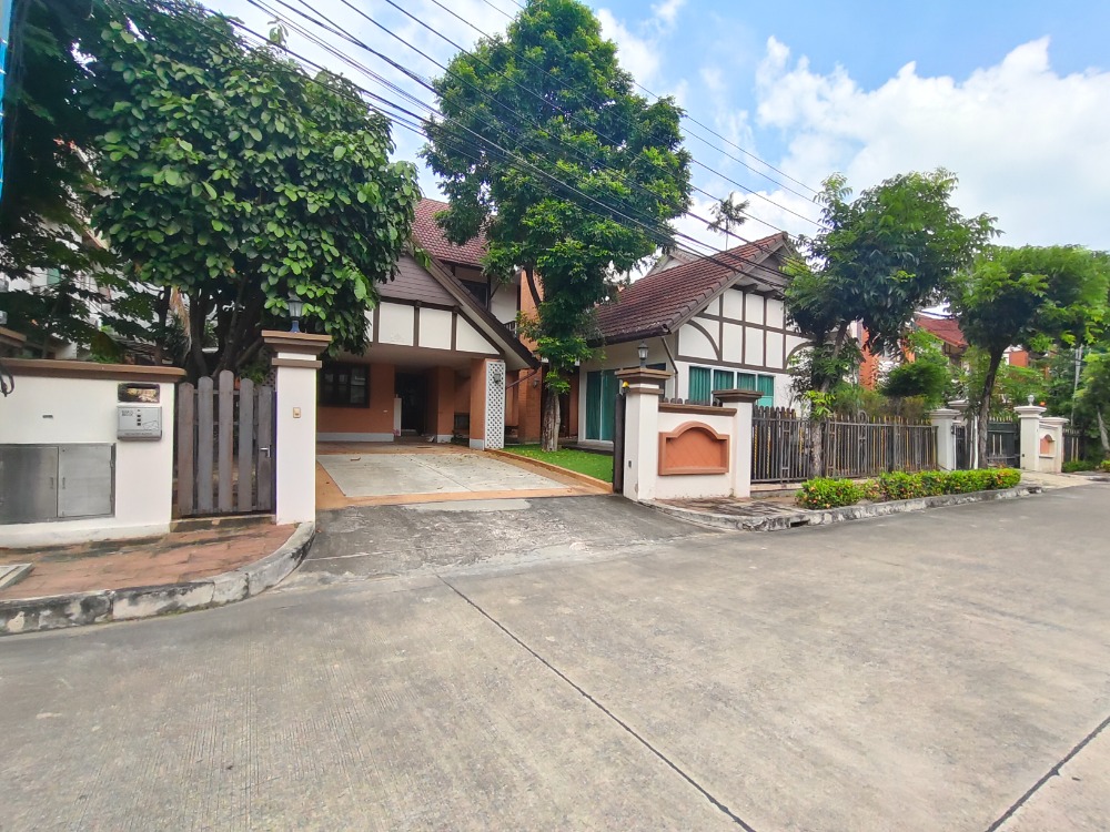 ขาย บ้านเดี่ยว 141.2 ตร.ว. ราคาสุดคุ้ม หมู่บ้านลัดดารมย์ เอกมัย - รามอินทรา